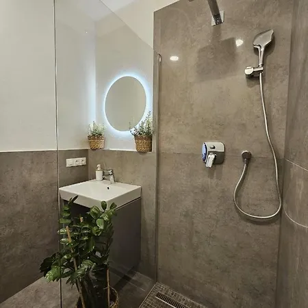 2 Apartment, New Building, Bosakova Street, 49 아파트 브라티슬라바